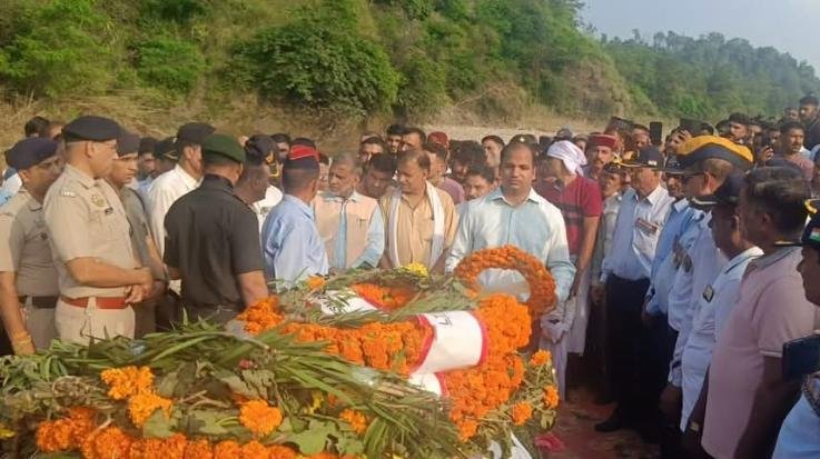 Bilaspur_Baldev_Chand_martyred_in_the_terrorist_encounter_in_Kupwara_Jammu_and_Kashmir_was_given_a_final_farewell.