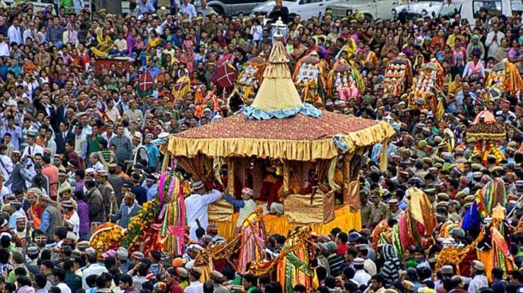 Kullu-Dev-Mahakumbh-International-Dussehra-festival-will-begin-with-the-grand-chariot-procession-of-Lord-Raghunath