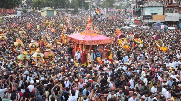 Kullu-celebrates-Dussehra-in-a-unique-way-Ravana's-effigy-is-not-burnt