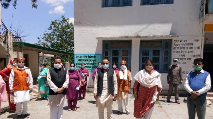 कुनिहार पहुंचे सैजल, सरकार के दिशा निर्देश किए सांझा