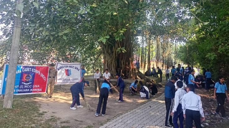 Dhaliara_Pond_cleaning_drive_carried_out_by_NCC_units_in_Nehranpukhar