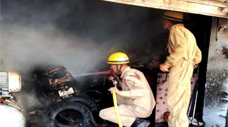 Kangra_Fire_breaks_out_in_auto_spare_parts_agency_loss_worth_lakhs