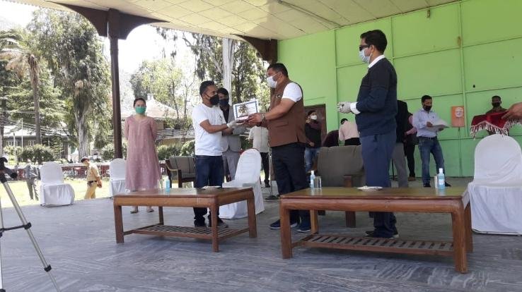 विधानसभा उपाध्यक्ष ने किए कोरोना वॉरियर्स सम्मानित