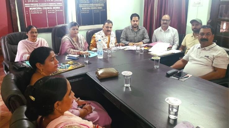Dehra_Review_meeting_held_under_Clean_City_Prosperous_City_program