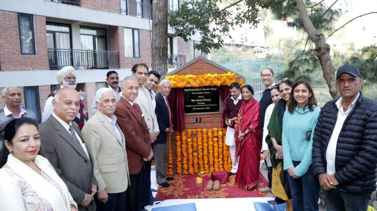 Solan_Saroj_Khosla's_85th_birthday_celebrated_at_Shoolini_University