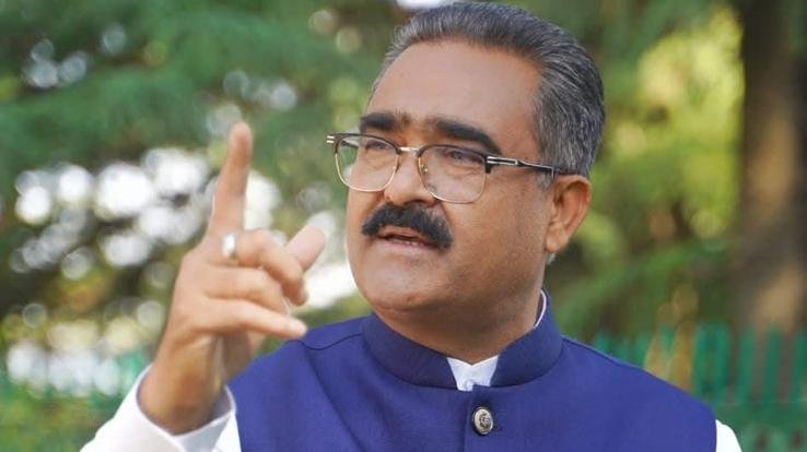 Jaswan_Will_place_a_proposal_before_the_Centre_to_build_a_film_city_in_Garli_Paragpur_Bikram_Thakur