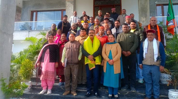 Jaswan-Paragpur_The_first_meeting_of_the_BJP_Kisan_Morcha_Mandal_was_held_under_the_chairmanship_of_Thakur_Bikram_Singh.