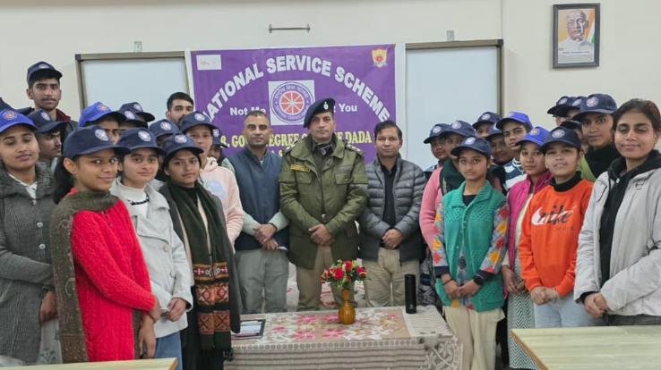 Dadasiba_DSP_Rajkumar_was_the_chief_guest_on_the_second_day_of_the_NSS_camp_at Baba_Kanshiram_College.