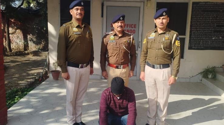 Solan_Youth_arrested_with_378_grams_of_hashish_during_police_patrol