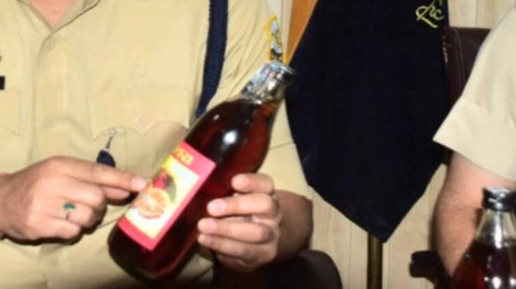 Kullu_Illegal_liquor_consignment_recovered_in_Nirmand_case_registered_against_driver