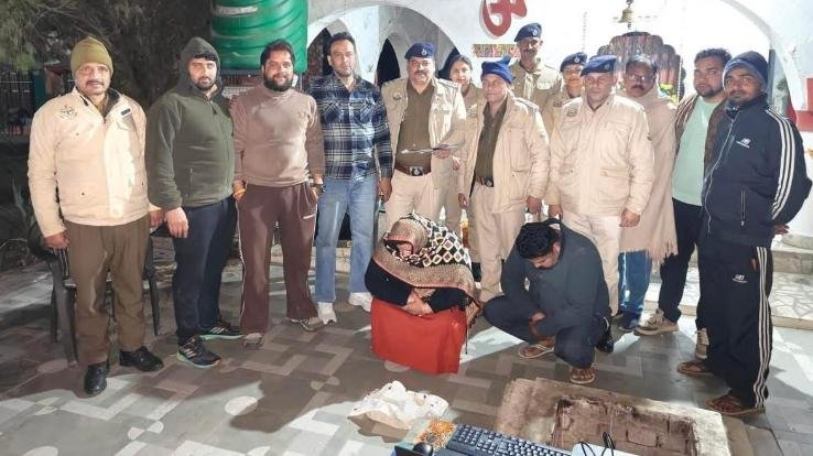 Kangra_A_woman_and_another_person_were_arrested_with_212_grams_of_hashish_in_Dhasoli_Nurpur.