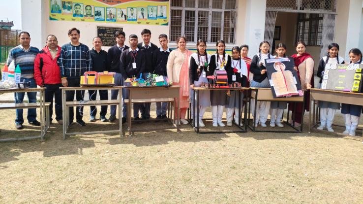 Volcano_Science_exhibition_held_at_Bal_School,_children_participated_enthusiastically