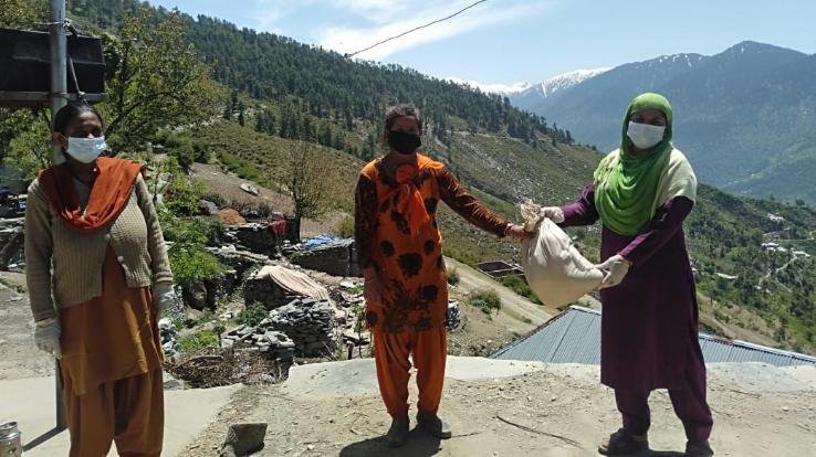 एक्टिव केस फाइंडिंग अभियान में आंगनवाड़ी कार्यकर्ता दे रहे सक्रिय सहयोग