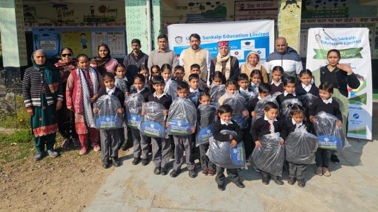 Jaswan-Pragpur_Uttam_Sankalp_Education_Limited_organized_a_mega_school_kit_distribution_program.