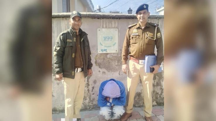 A_youth_was_arrested_with_40_grams_of_chitta_in_Kullu.