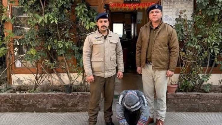 Youth_travelling_in_a_bus_in_Shimla_arrested_with_6,300_grams_of_drugs