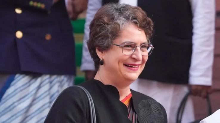 Shimla_Priyanka_Gandhi_reaches_Chharabra_to_celebrate_holidays_police_increases_security_arrangements