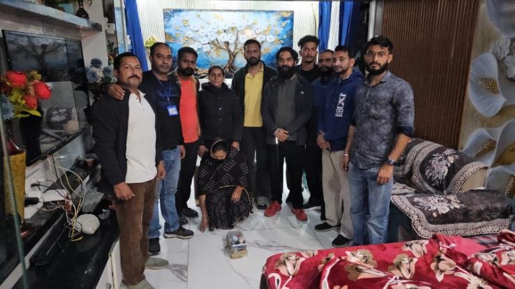 Nurpur_police_seized_12.76_grams_of_chitta_from_a_woman_accused_arrested