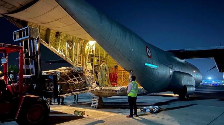 भारतीय वायु सेना ने विशाखापट्टनम गैस रिसाव से निपटने के लिए आवश्यक रसायनों को किया एयरलिफ्ट