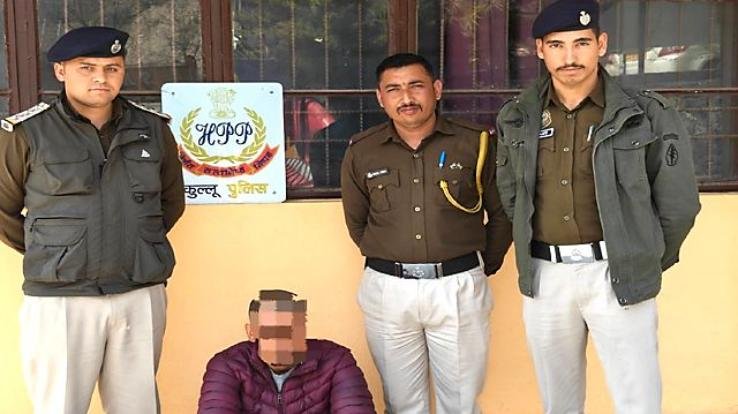  Kullu_1,220_kg_of_hashish_recovered_from_a_Nepali_man_police_investigating_network