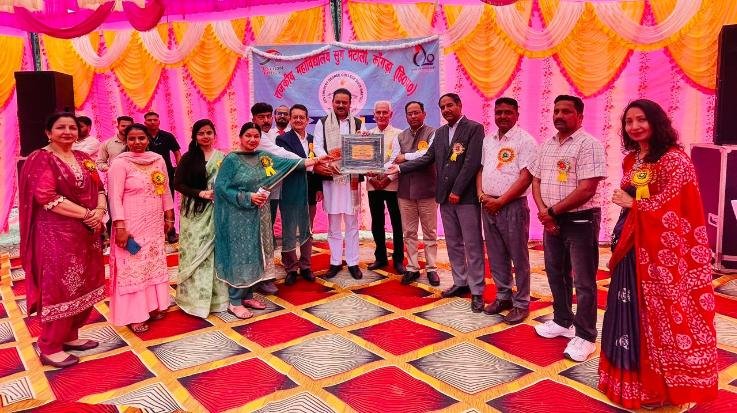 Kangra-Annual-prize-distribution-ceremony-held-at-Sugbhatoli-College-MLA-Malendra-Rajan-was-present
