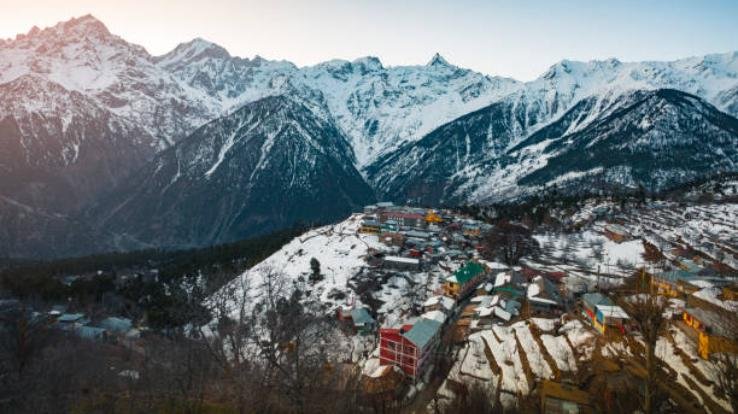 Himachal_Snowfall_in_the_mountains_thunderstorm_alert_in_4_districts_road_travel_risky