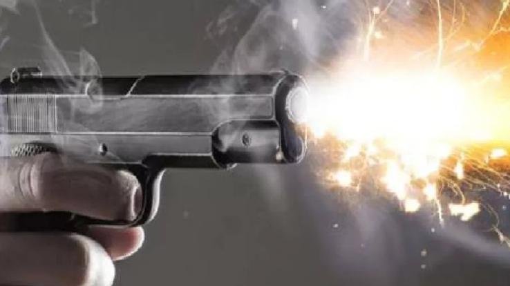 Solan_A_youth_was_shot_and_injured_in_a_shootout_in_broad_daylight_in_Nalagarh_and_was_referred_to_the_PGI.