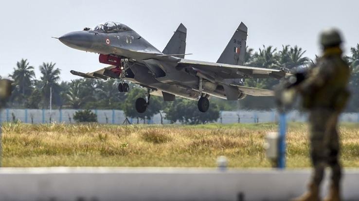 लद्दाख में LAC पर दिखे चीनी चॉपर 