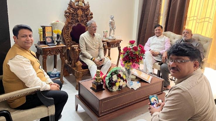 Kangra: Delegation of Saksham organization from Jammu and Kashmir and Himachal Pradesh met the Governor.