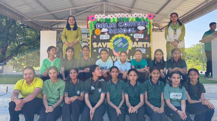  Dehra: Children of Delhi Convent School Sunhet celebrated 'Earth Day' by planting trees