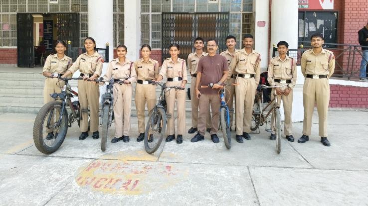 Indora: Under the Fit India Movement, the NCC unit of GDC Indora organised a cycle rally.