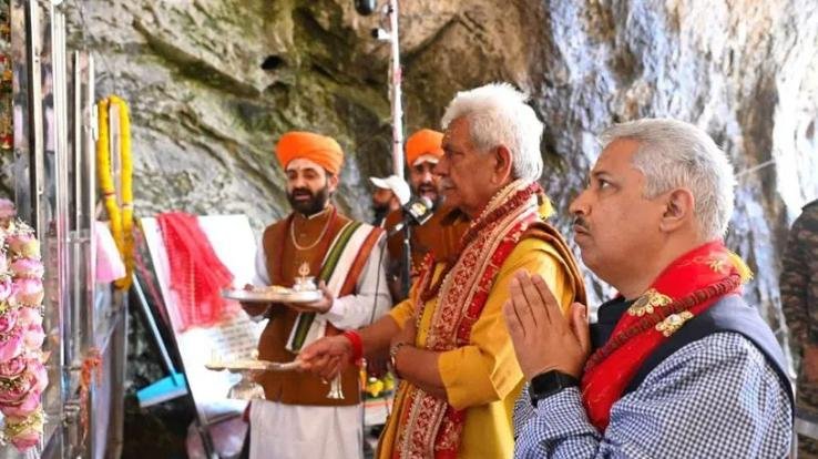 First prayer performed at the holy cave of Baba Amarnath; 57-day Amarnath Yatra to begin on July 3.