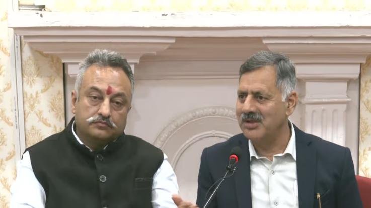 Fertilizer ‘crisis’ during apple season! CAN fertilizer missing, orchardists in distress; Rohit Thakur raises the issue with Nadda.