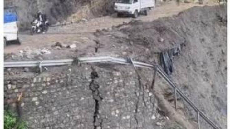  Rain Havoc: 20-meter stretch of Kotwali-Khaniyara road damaged.