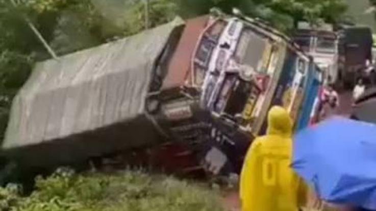 Plot to sell 10 tonnes of TMT bars and dump the truck into a gorge in Sirmaur! Police investigation uncovers the whole scheme.