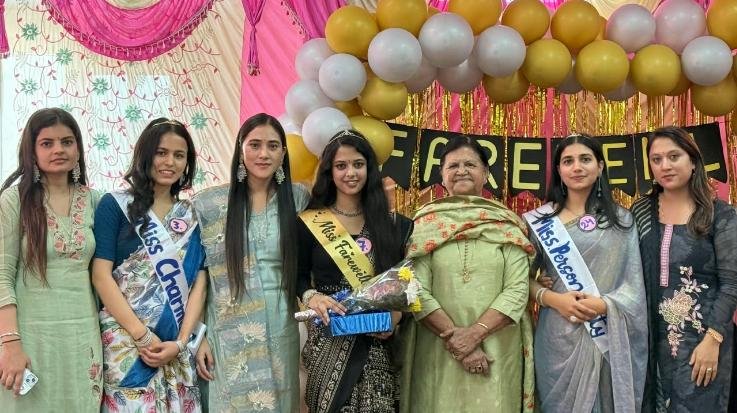 Ritika, Deepali, and Khushi shine; heartfelt farewell bid to GNM third-year students at Sai Sanjeevani.