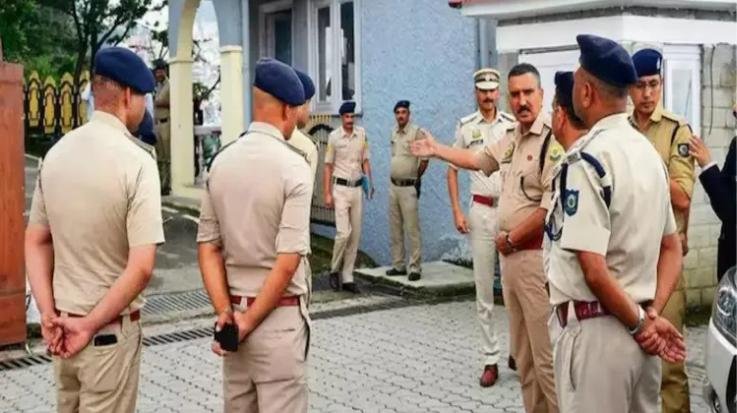 Shimla Police busts 'Chitta' (synthetic drug) network; WhatsApp chats reveal links extending to Chandigarh and Mohali; two key smugglers arrested.