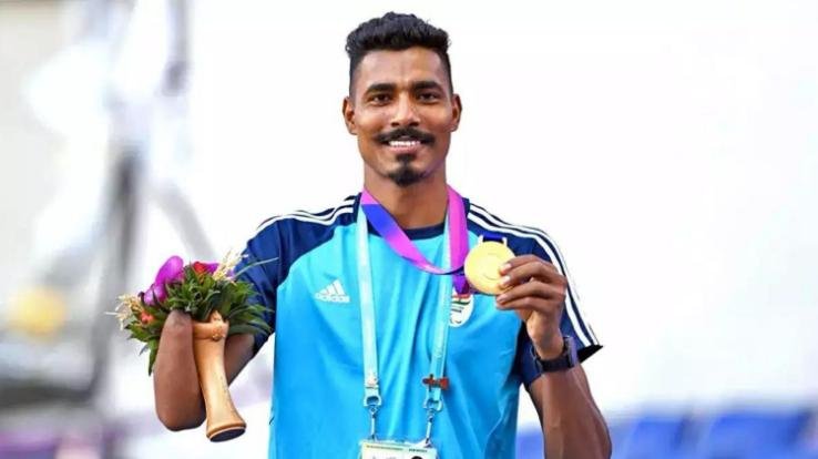 CM congratulates Nishad Kumar on winning gold at Asian Para Games