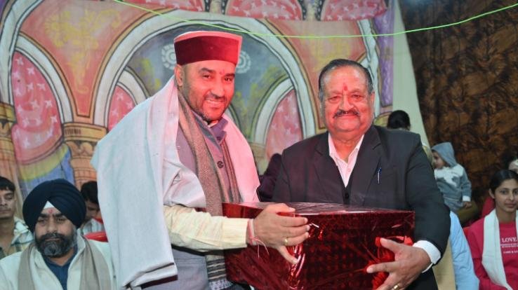 Sunil Kashyap attended the Dussehra celebrations in Gadhkal as the chief guest.
