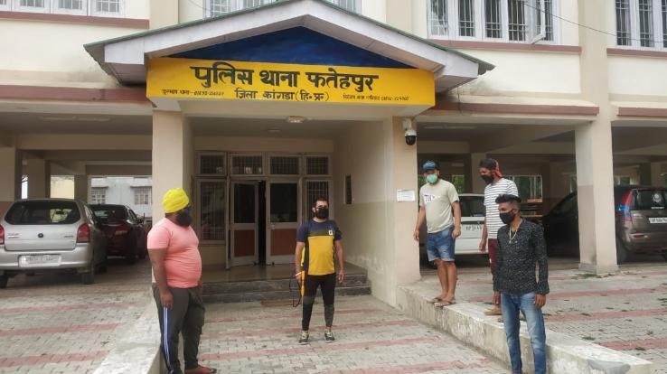 नोवल कम्युनिटी फाउंडेशन के स्वयंसेवियों ने फतेहपुर में किया सेनिटाइज़ेशन