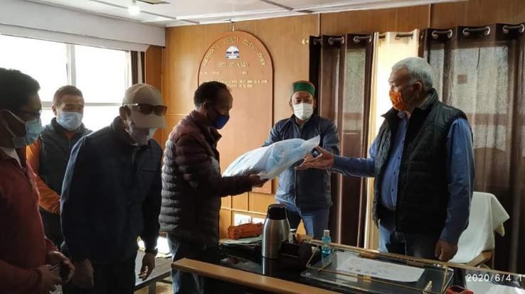 स्पीति सहयोग फाउंडेशन सोसाइटी ने कोरोना योद्धाओं को दी राहत सामग्री