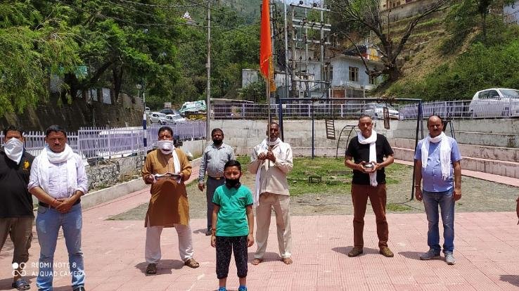 लोक निर्माण विभाग अर्की ने 7 व्यक्तियों के साथ किया दंगल पूजन