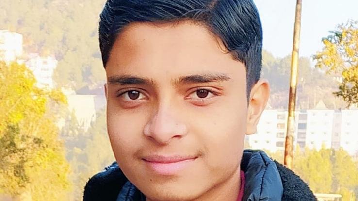 निबन्ध लेखन में बिलासपुर के ध्रुव शर्मा ने किया पूरे हिमाचल में टॉप 