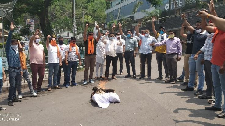 भाजयुमो ने जलाया चीन के राष्ट्रपति का पुतला 