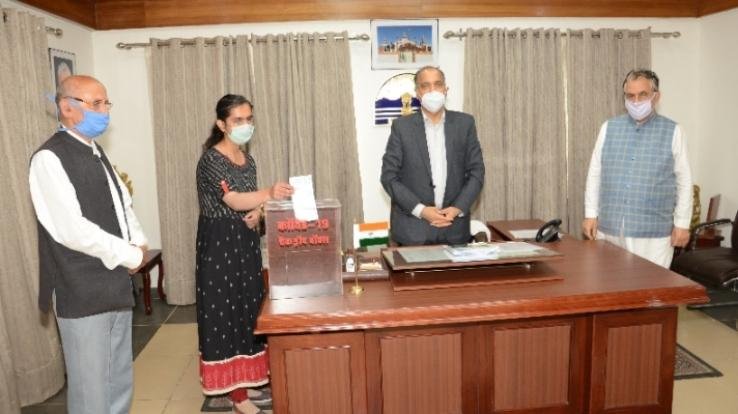 छात्रा ने अपना जेब खर्च मुख्यमंत्री राहत कोष में किया दान 