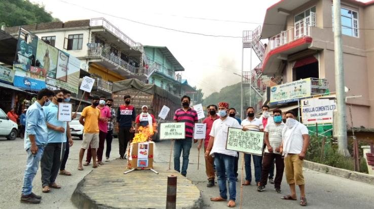 राष्ट्रीय स्वयंसेवक संघ ने फूँका चीन के राष्ट्रपति का पुतला 