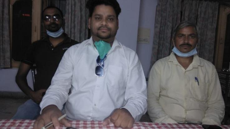 रूद्र पब्लिक स्कूल ने पेश की मिसाल, गरीब बच्चों को दे रहे मुफ्त शिक्षा 