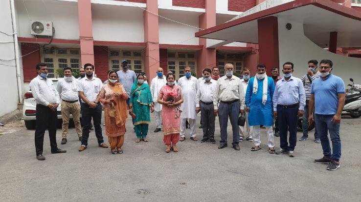 कोरोना की मार के बाद महंगाई का दंश झेल रहा देश : अंजना धीमान