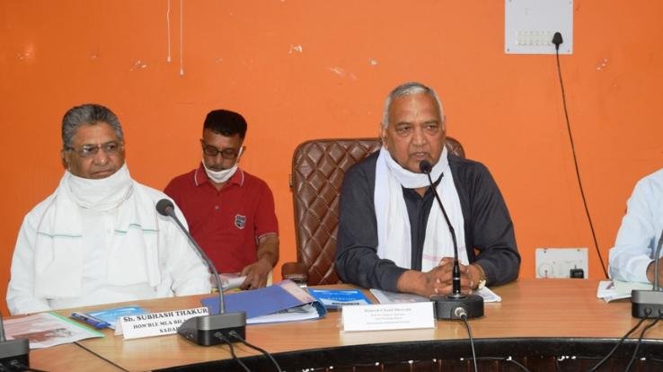 विकास कार्यों को प्राथमिकता के आधार पर समयबद्ध पूरा करना करें : रमेश धवाला