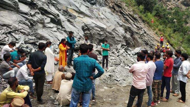 किसान संघर्ष समिति ने रोका कुठेड जल विद्युत परियोजना का काम